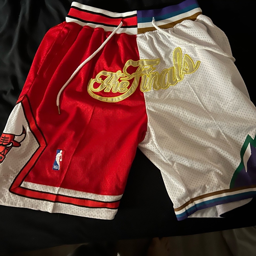 Just Don NBA 1997 finals Chicago bulls  size large